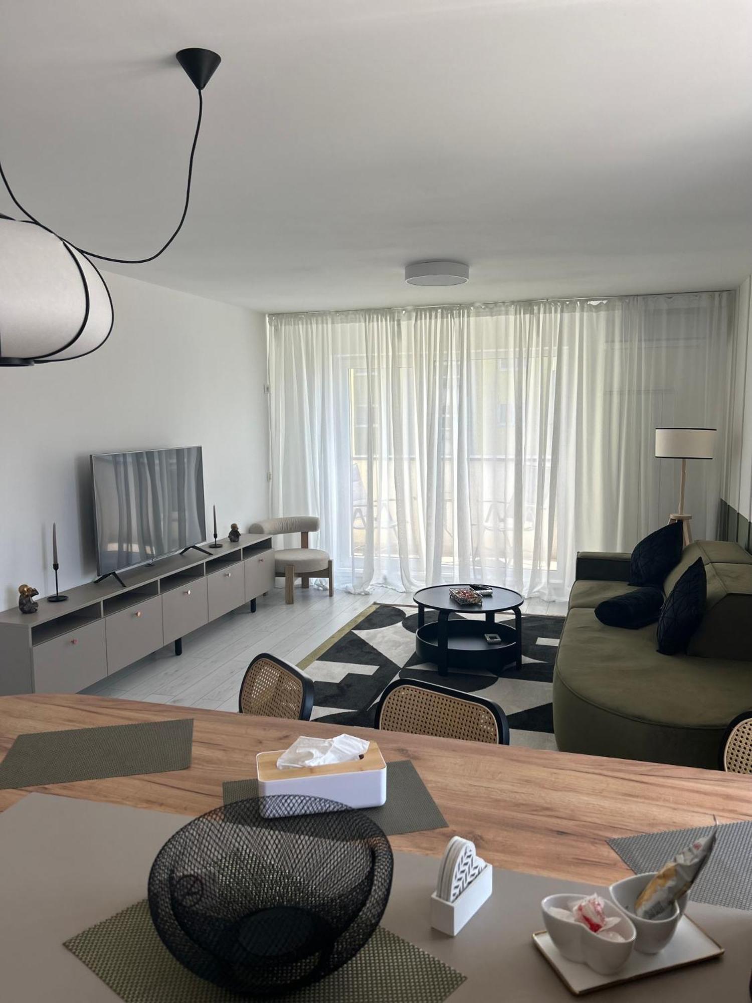 Urban Oasis Apartment Brasov Luaran gambar